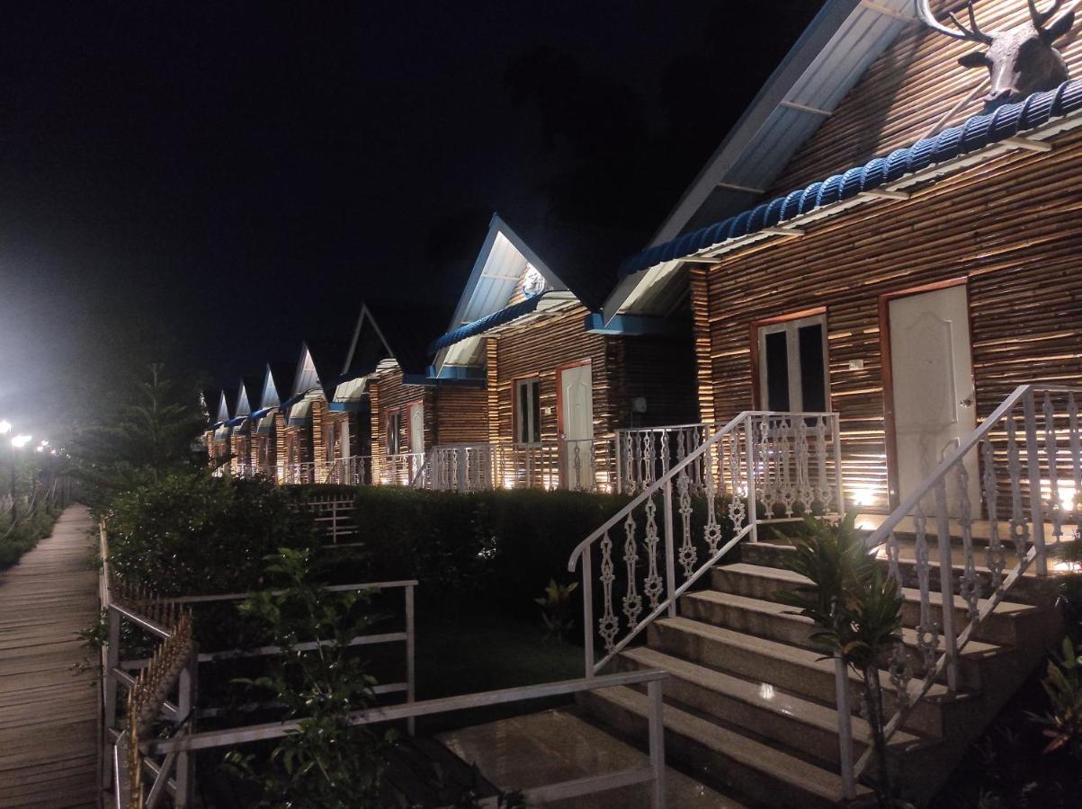 Changs Resort Kaharpara Exteriör bild