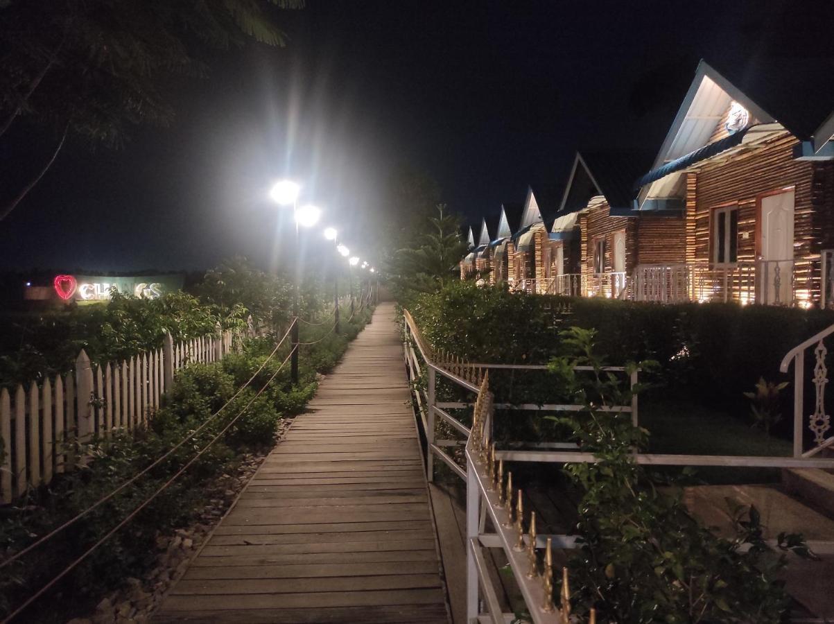 Changs Resort Kaharpara Exteriör bild