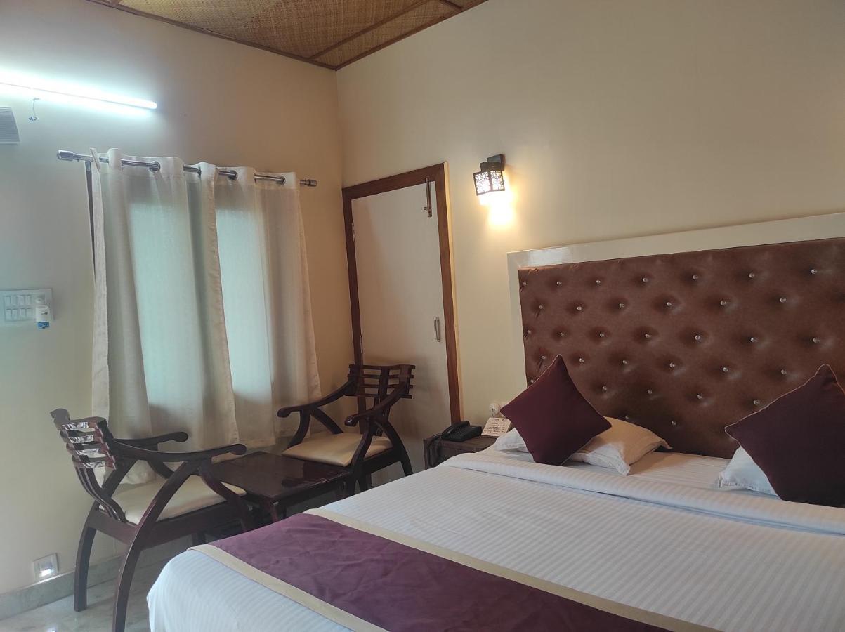 Changs Resort Kaharpara Exteriör bild
