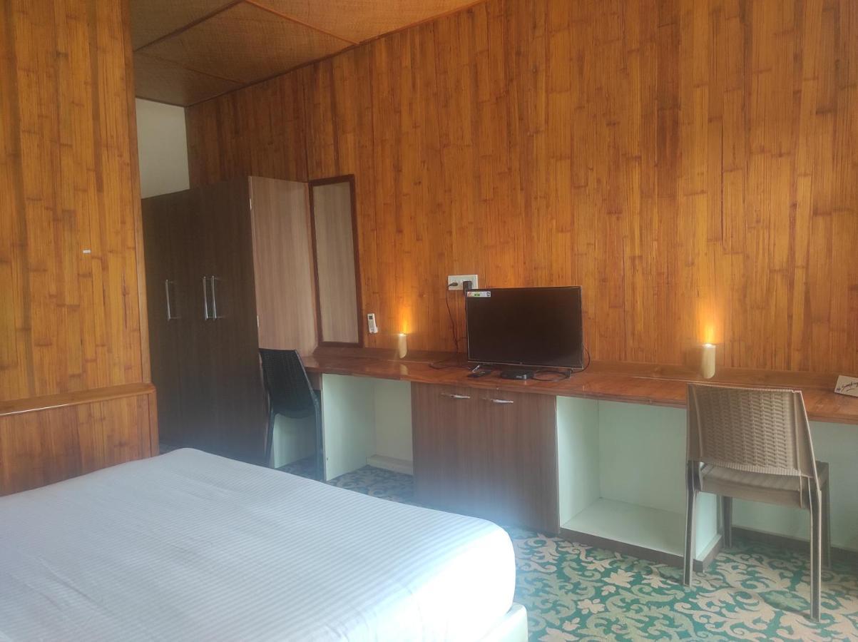 Changs Resort Kaharpara Exteriör bild
