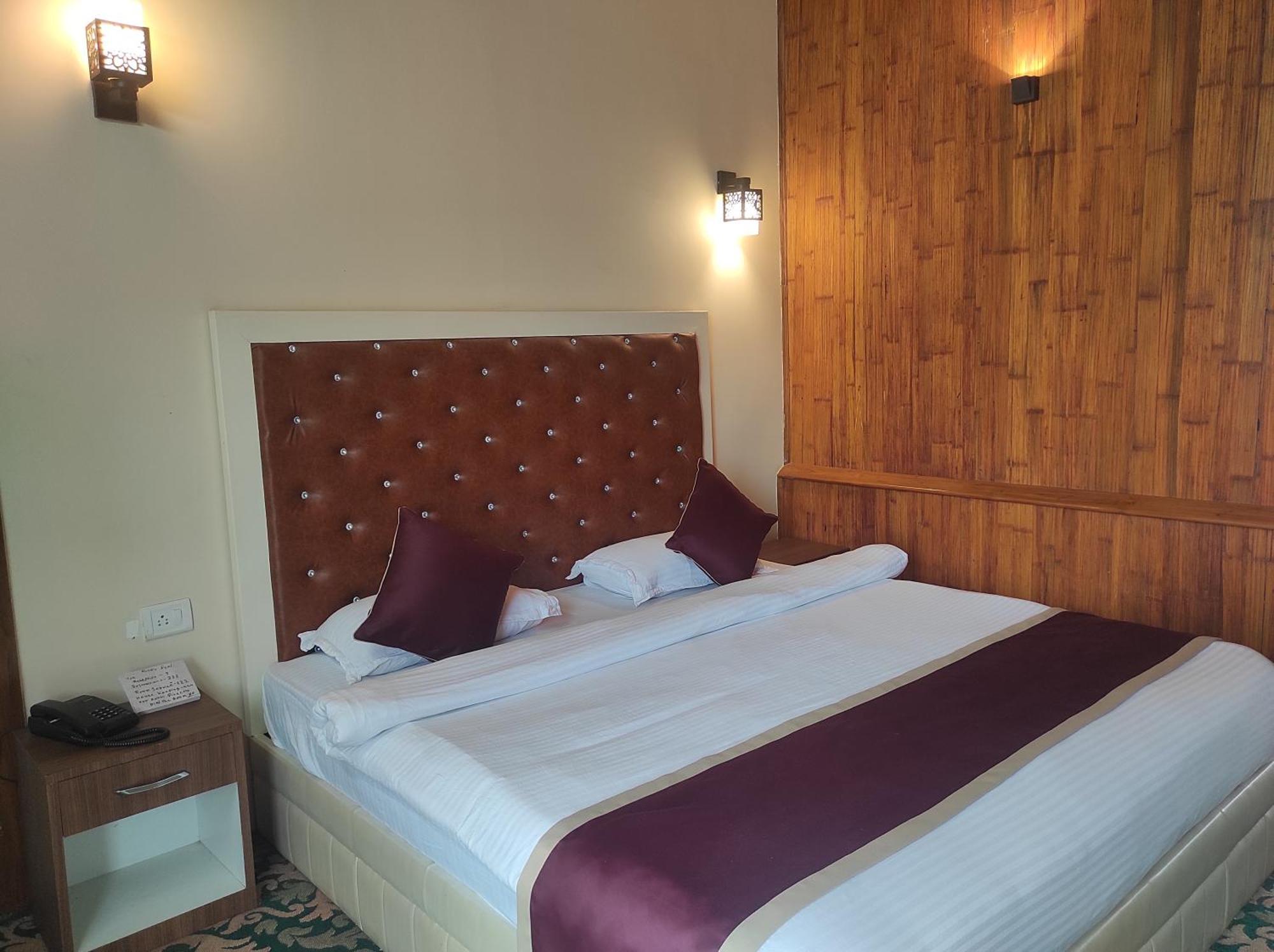 Changs Resort Kaharpara Exteriör bild